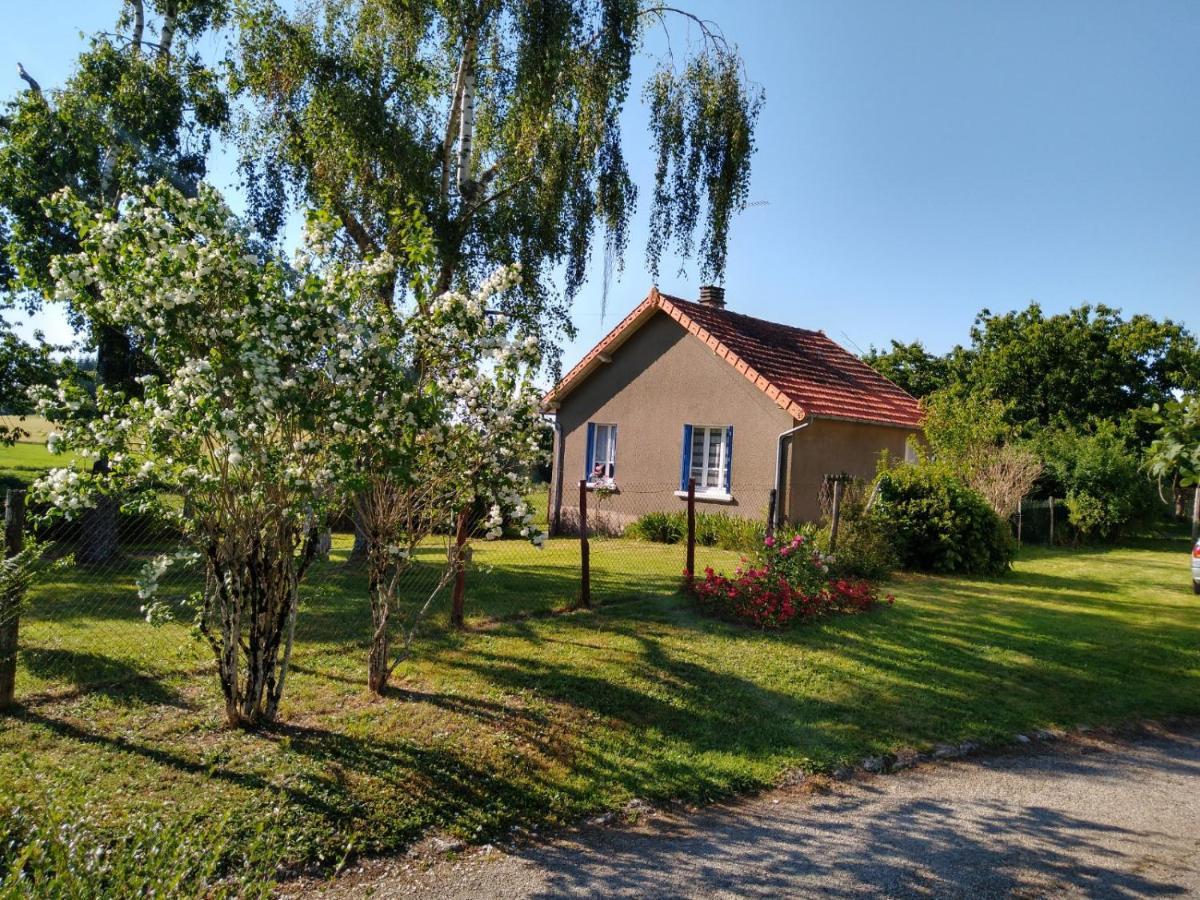 Gite La Maison De Lea Villa Saint-Agnant-de-Versillat Екстериор снимка